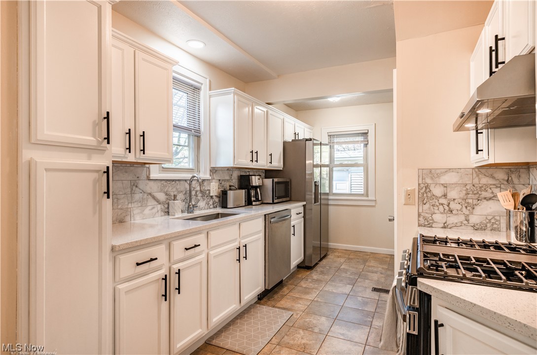 3541 Cedarbrook Road Cleveland, OH 44118 - Photo 11 of 29