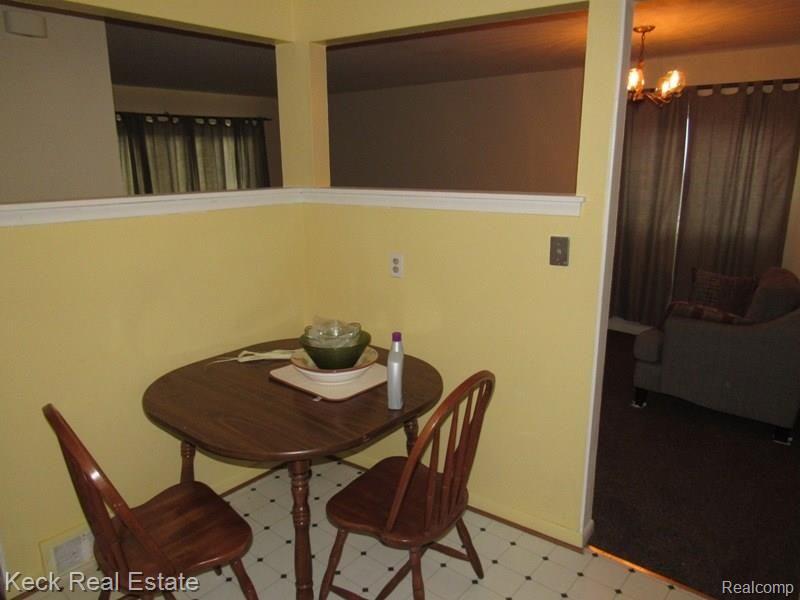 8055 Pardee (8).JPG