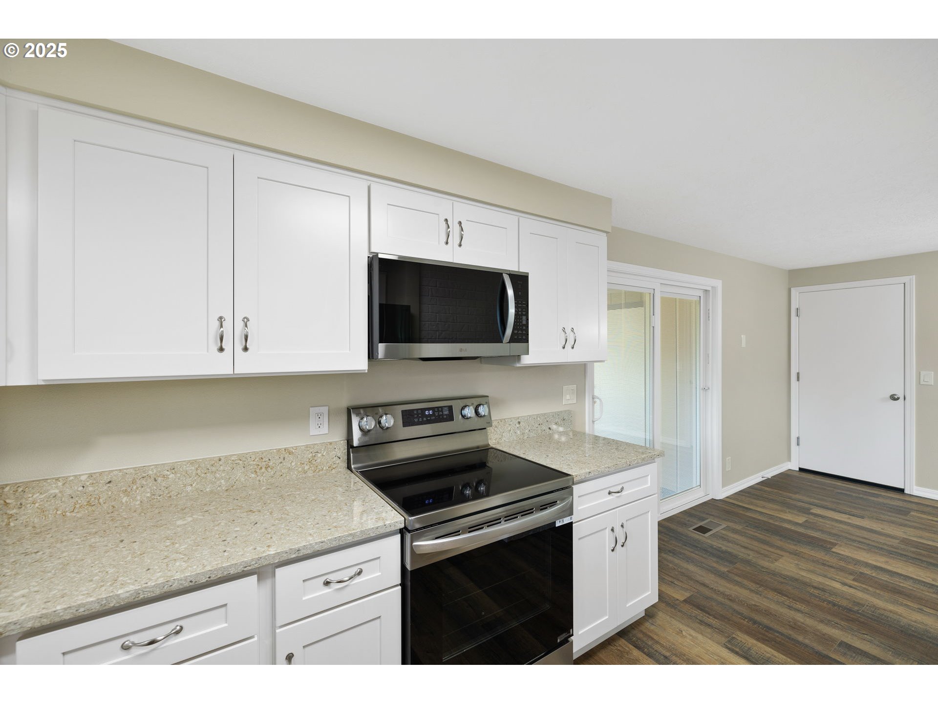 1080 Lockhaven Drive North Keizer, OR 97303 - Photo 13 of 31