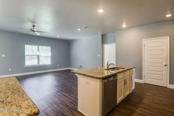 $2,395 | 15587 Ollie Lane, Biloxi, MS 39532