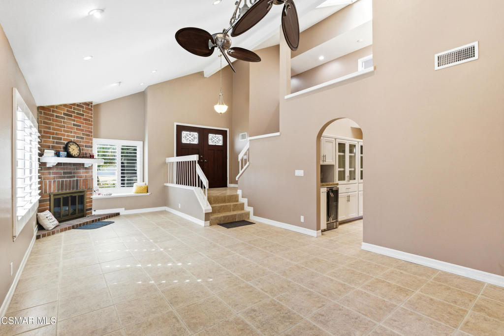 2058 Coleman Court Simi Valley, CA 93063 - Photo 12 of 60