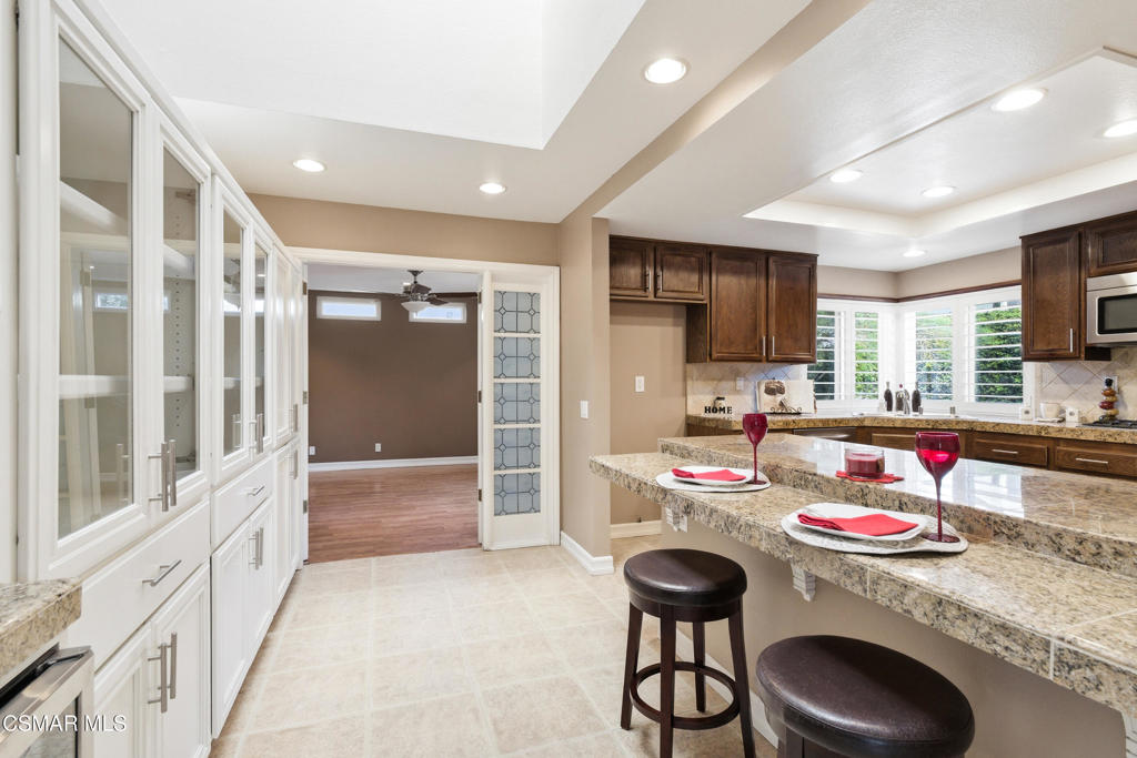 2058 Coleman Court Simi Valley, CA 93063 - Photo 5 of 60