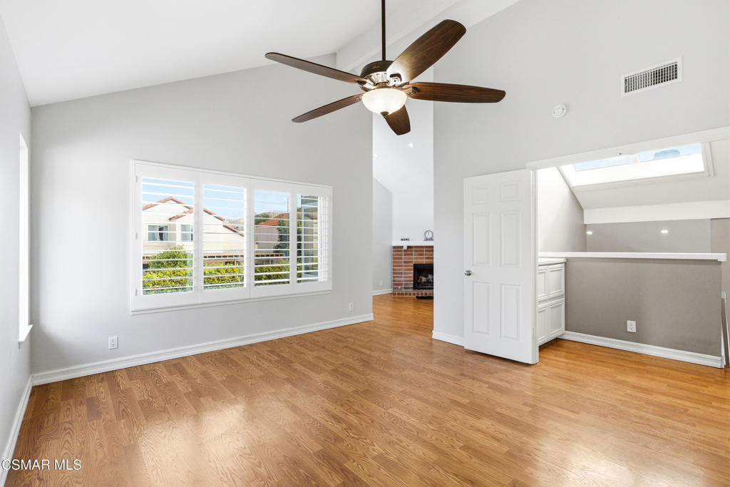 2058 Coleman Court Simi Valley, CA 93063 - Photo 6 of 60