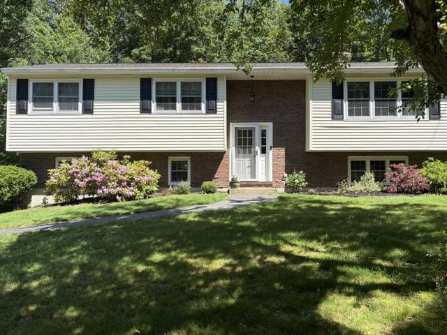 37 Pine Ridge Drive Candia, NH 03034 - Photo 2 of 41