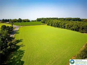 $750,000 | 715 Arrowhead Lane, Breinigsville, PA 18031