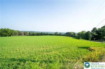 $750,000 | 715 Arrowhead Lane, Breinigsville, PA 18031