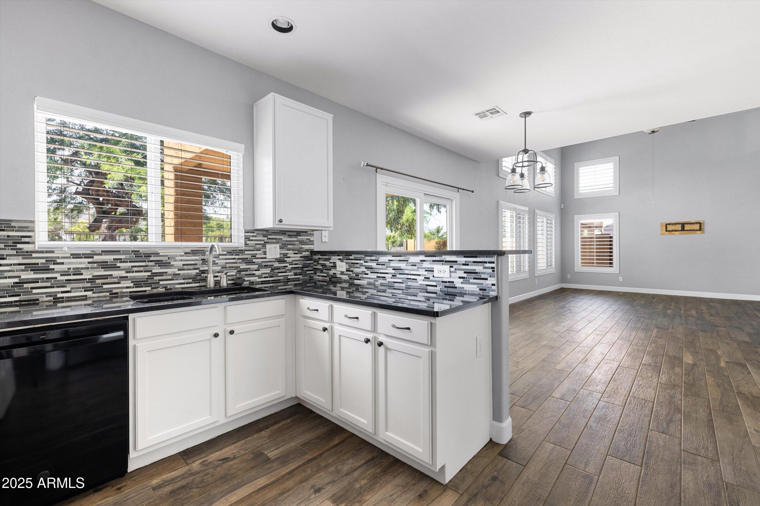 3025 East Fremont Road Phoenix, AZ 85042 - Photo 12 of 25 12-3025 E Fremont Rd, Phoenix, AZ, 85042