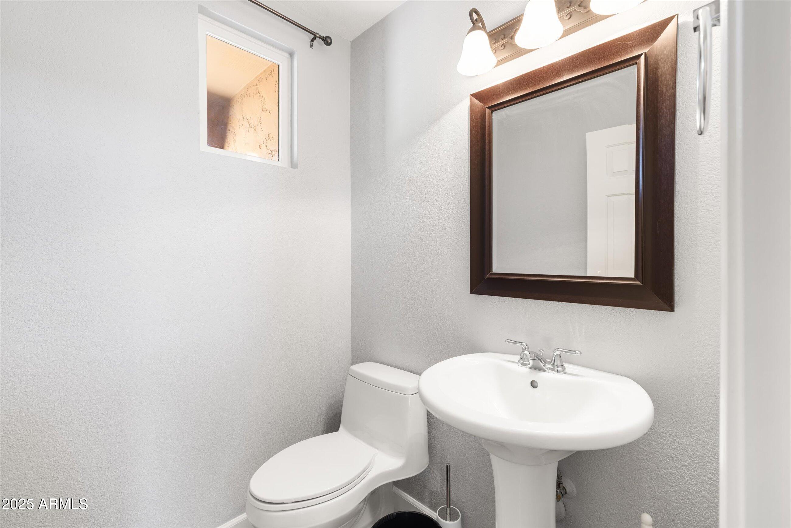 3025 East Fremont Road Phoenix, AZ 85042 - Photo 13 of 25 13-3025 E Fremont Rd, Phoenix, AZ, 85042