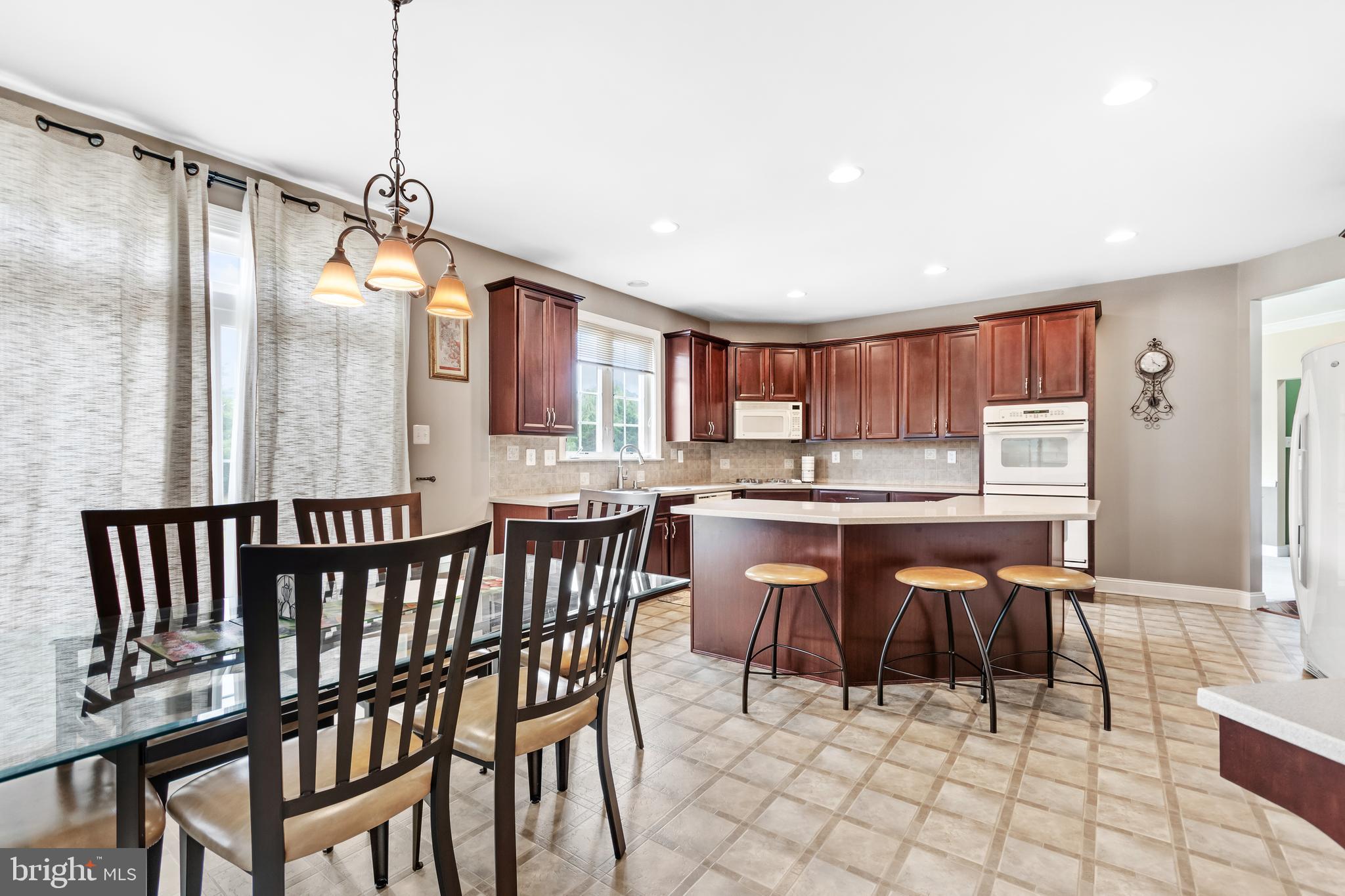 21 Alexis Court Mickleton, NJ 08056 - Photo 8 of 39 Gallery Image 8