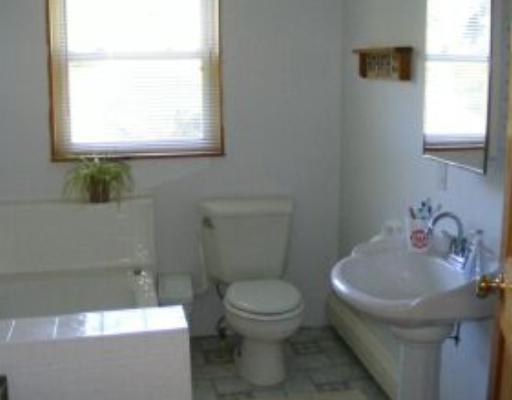 201 Rocks Road Parker, PA 16049 - Photo 10 of 15 Master Bath/Spa.