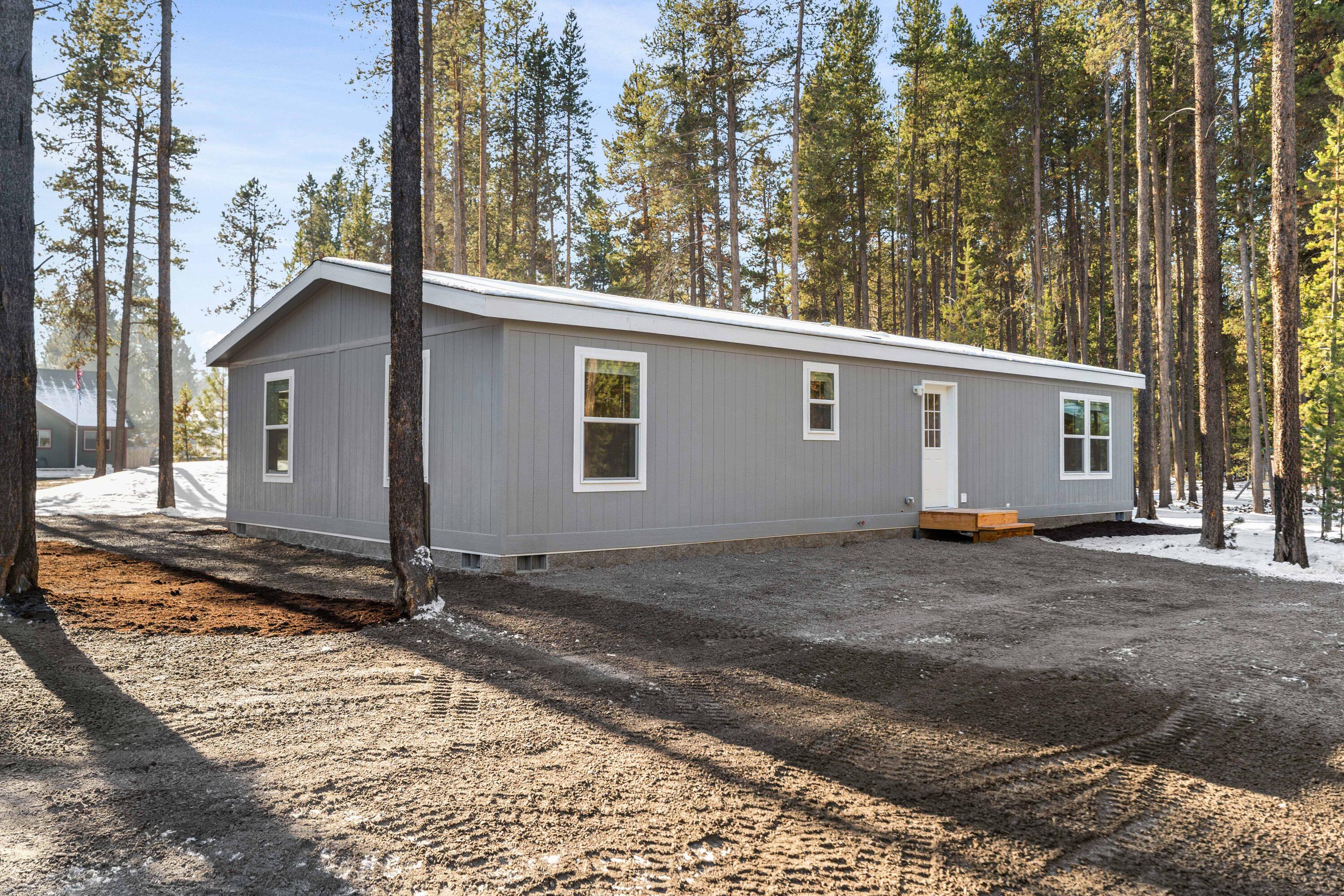 15556 Rim Drive La Pine, OR 97739 - Photo 15 of 19 35-Exterior