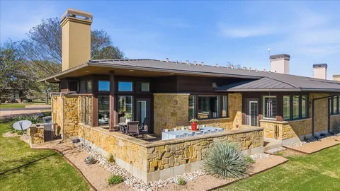 $498,650 | 2001 Kahala Sunset Drive, Spicewood, TX 78669
