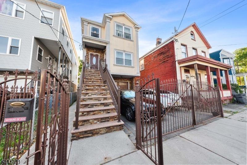 120 Fulton Street Elizabeth Port, NJ 07206 - Photo 2 of 29