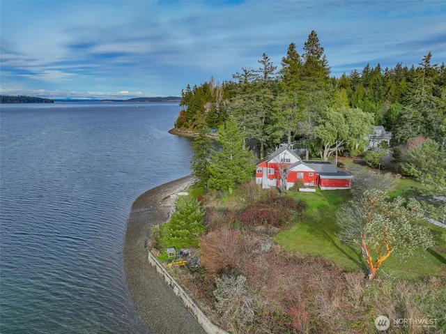 $1,350,000 | 8947 Buttonwood Lane Northeast, Olympia, WA 98516