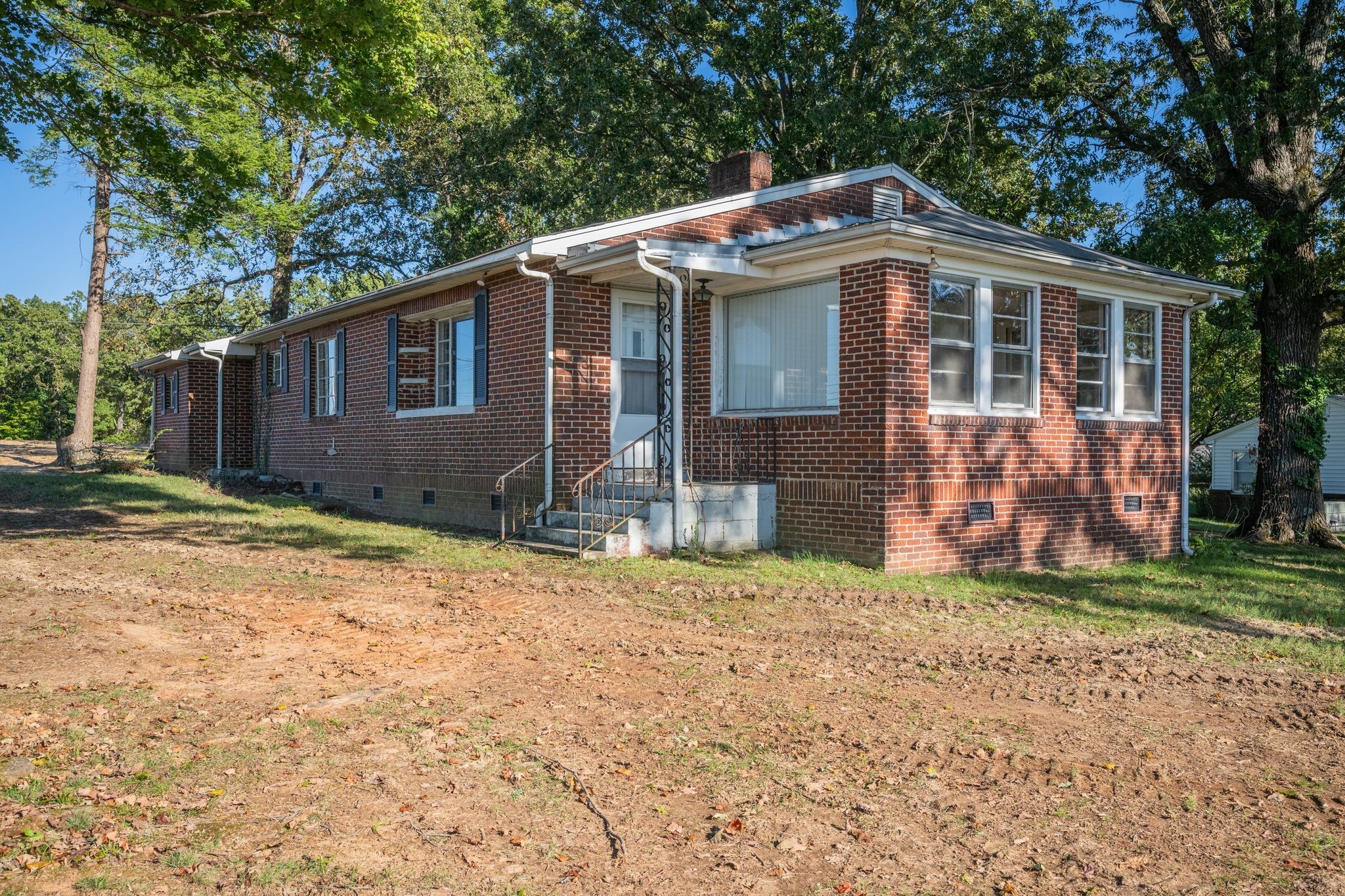 101 Sunset Road Dickson, TN 37055 - Photo 4 of 8 a front view of house with yard