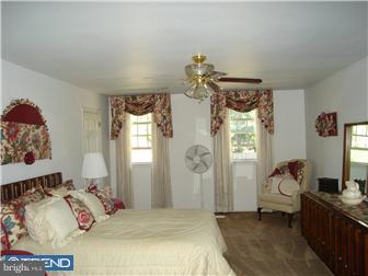 103 Abbey Road Voorhees, NJ 08043 - Photo 8 of 12 Gallery Image 8