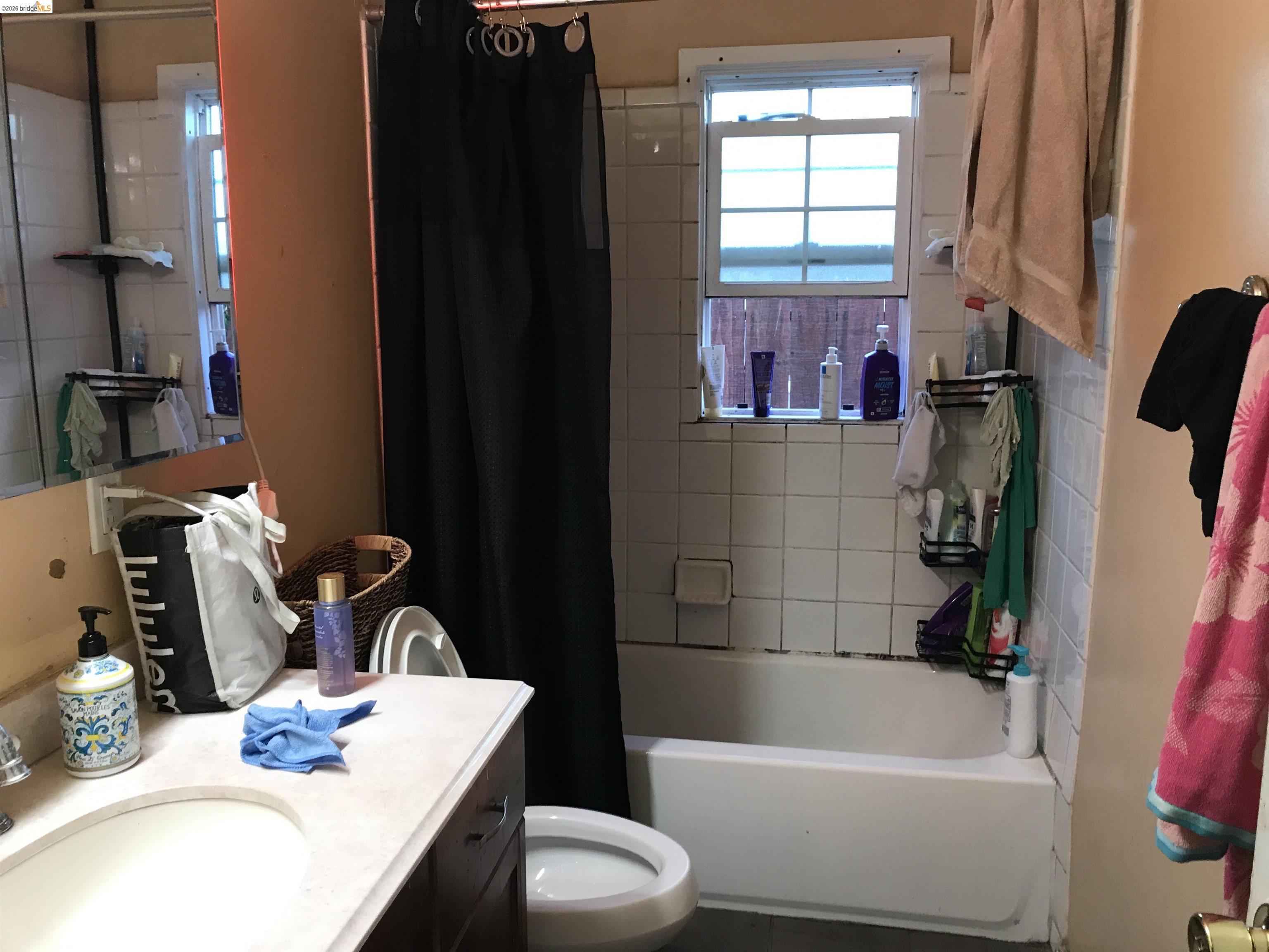 27770 Dickens Avenue Hayward, CA 94544 - Photo 8 of 14