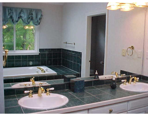 4 Fieldstone Path Walpole, MA 02081 - Photo 11 of 13 Gallery Image 11