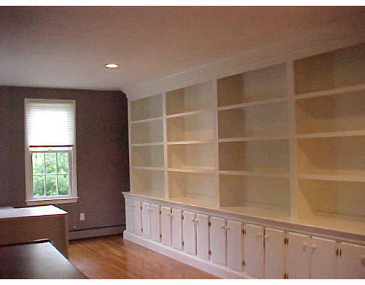4 Fieldstone Path Walpole, MA 02081 - Photo 9 of 13 Gallery Image 9