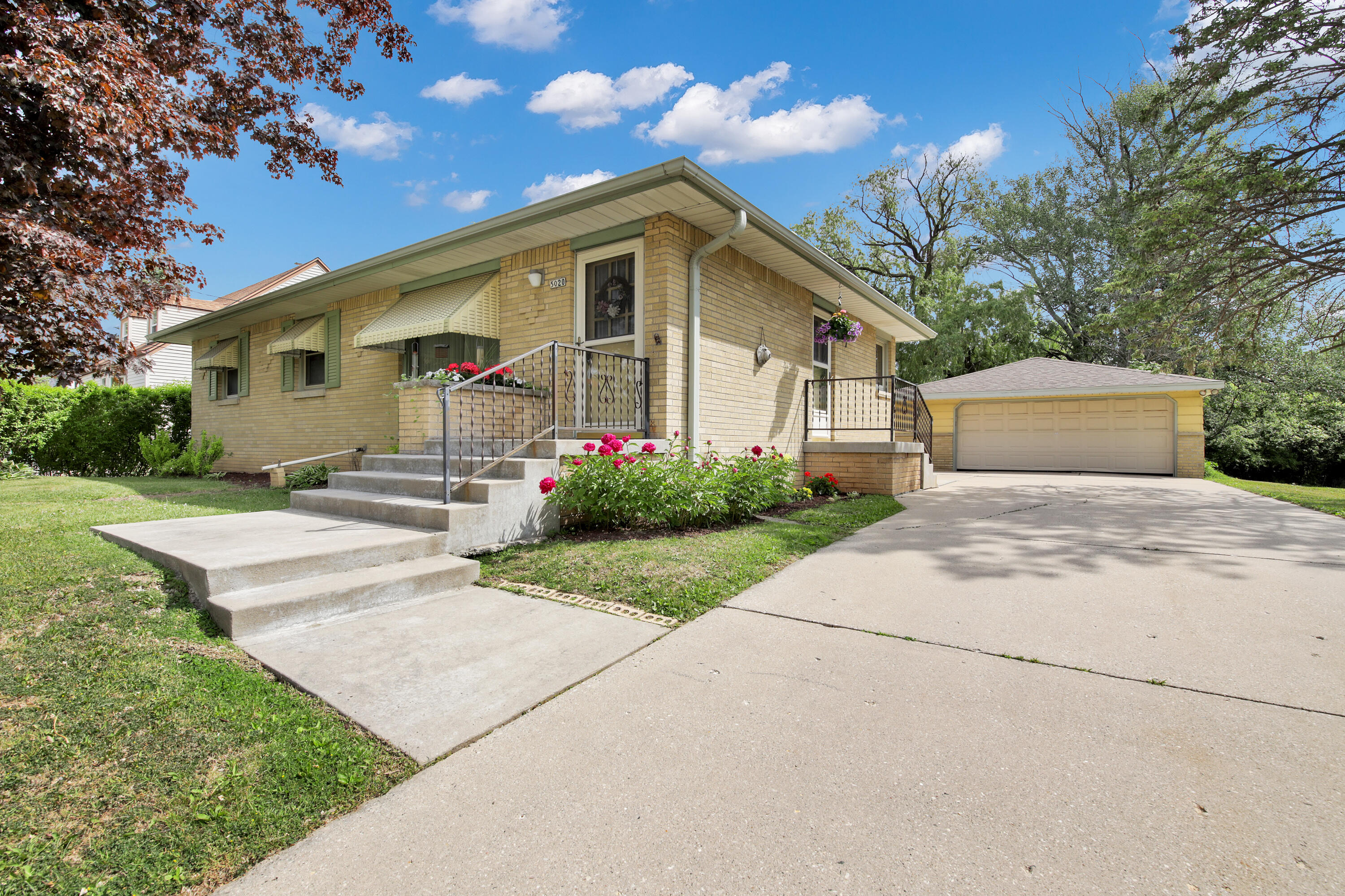 5020 North Lovers Lane Road Milwaukee, WI 53225 - Photo 4 of 32 5020 N Lovers Lane Rd-4