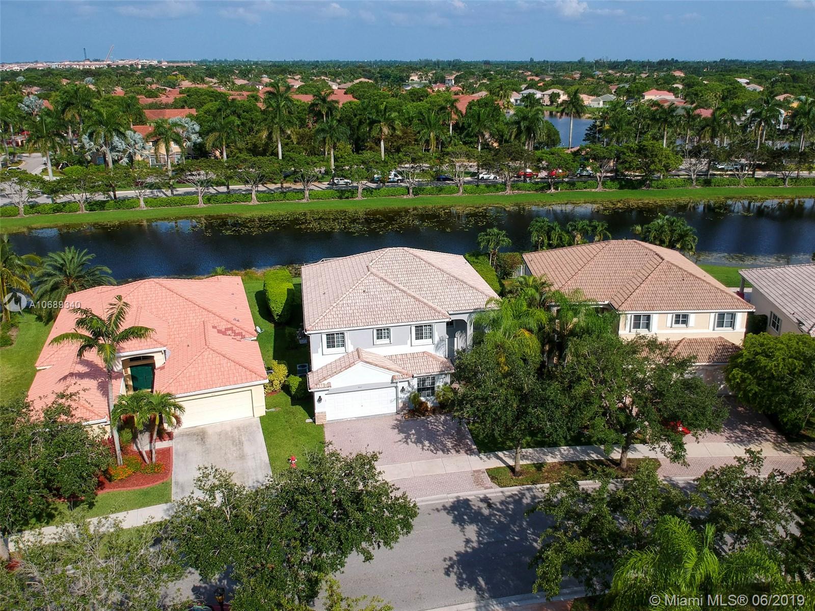 3862 Falcon Ridge Circle Weston, FL 33331 - Photo 3 of 37 Gallery Image 3