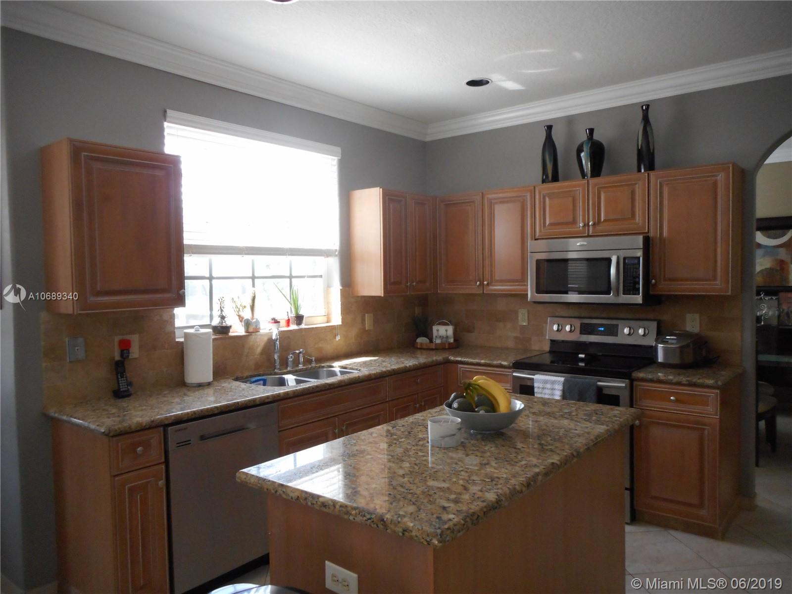 3862 Falcon Ridge Circle Weston, FL 33331 - Photo 4 of 37 Gallery Image 4