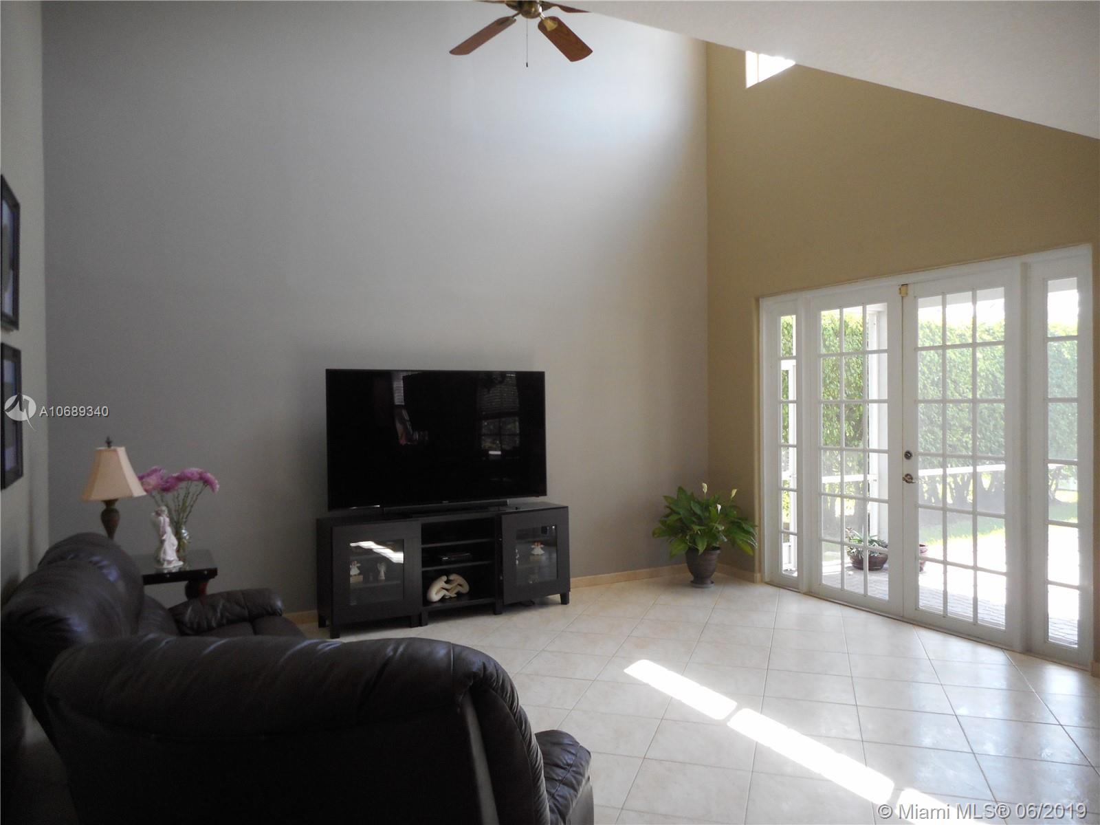 3862 Falcon Ridge Circle Weston, FL 33331 - Photo 6 of 37 Gallery Image 6