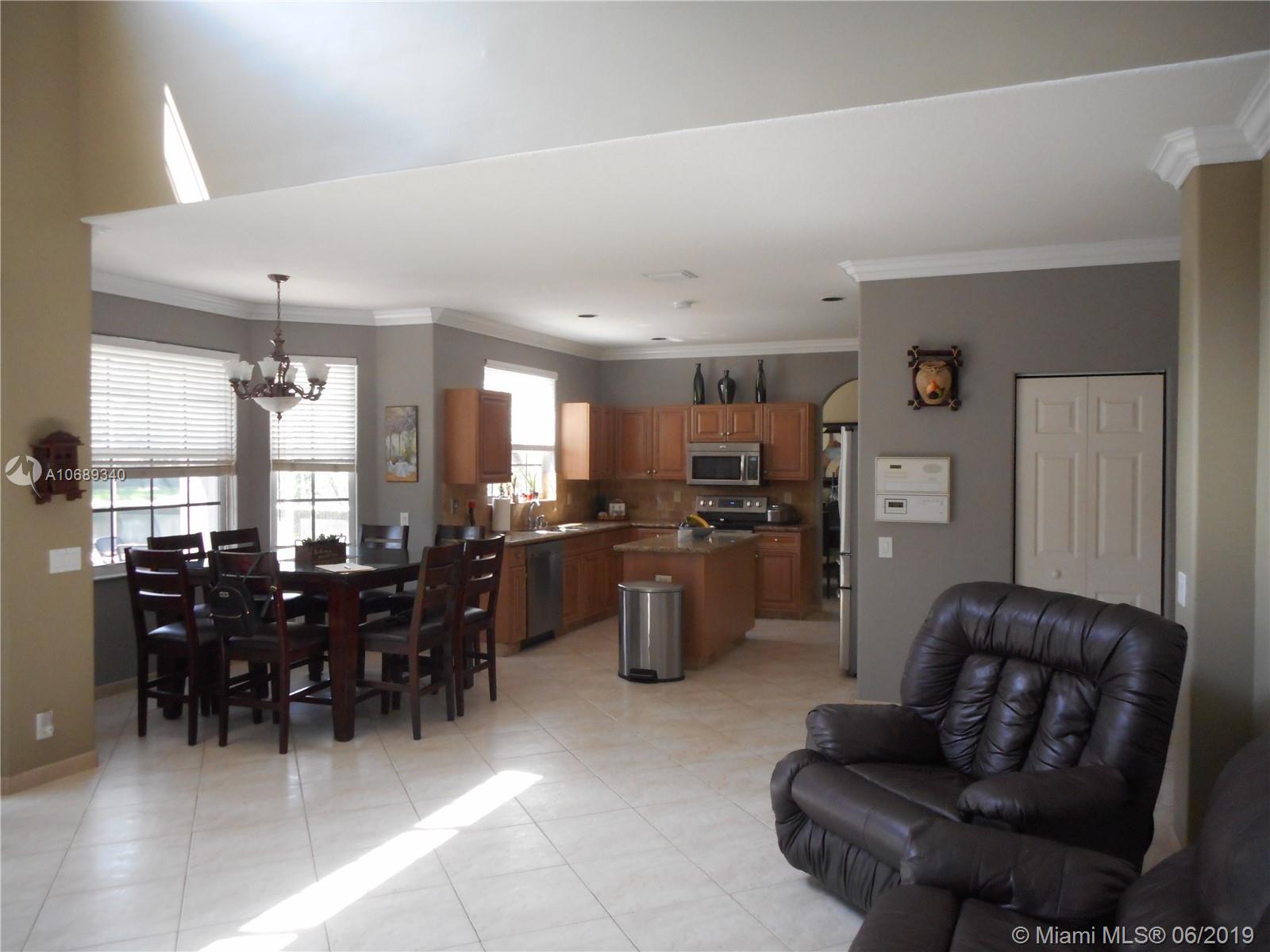 3862 Falcon Ridge Circle Weston, FL 33331 - Photo 8 of 37 Gallery Image 8
