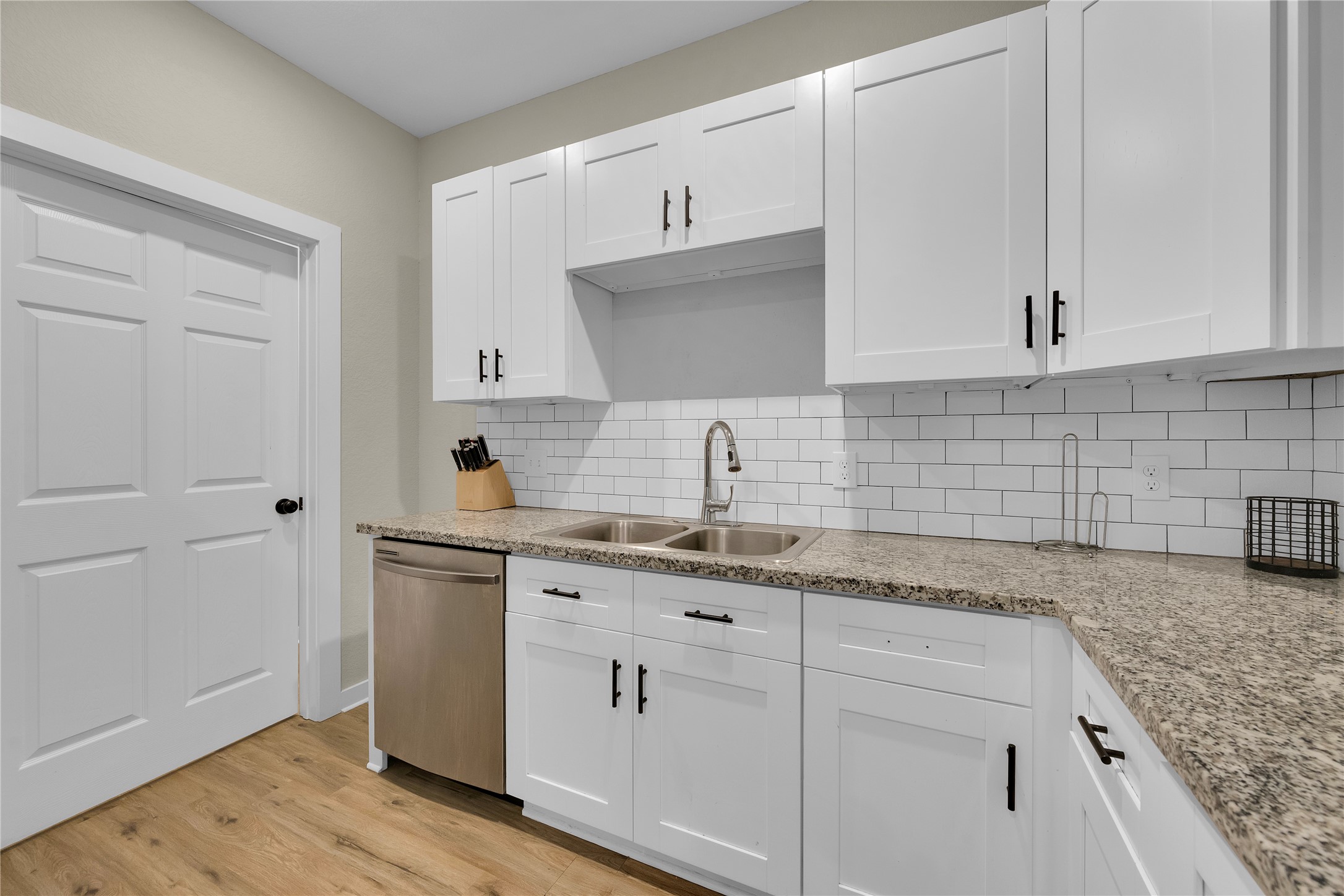 10317 Lake Road, Unit 6A Houston, TX 77070 - Photo 8 of 19