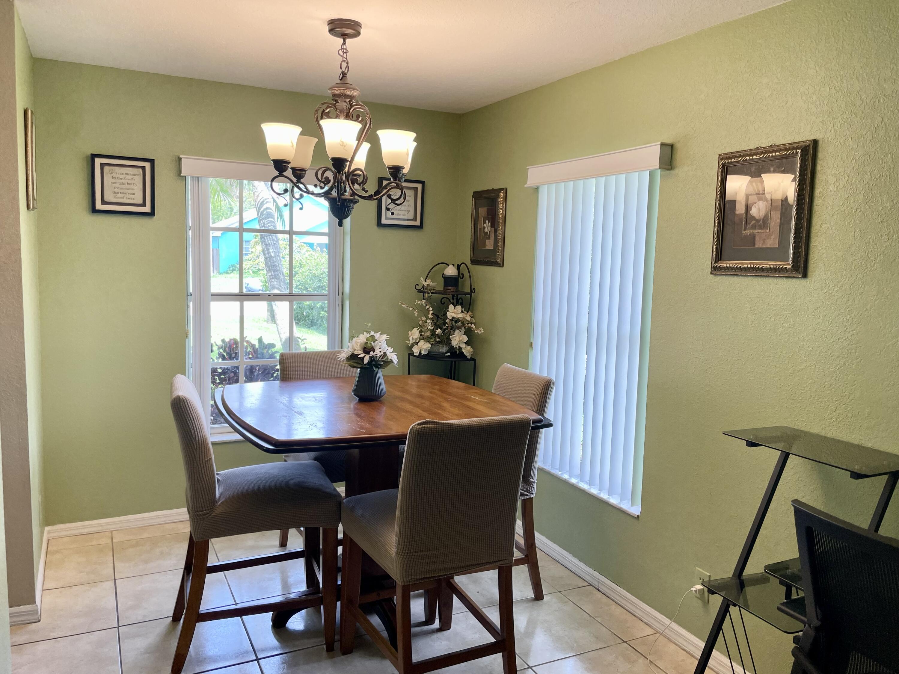 6644 4th Street Jupiter, FL 33458 - Photo 7 of 24 6644 DINING ROOM