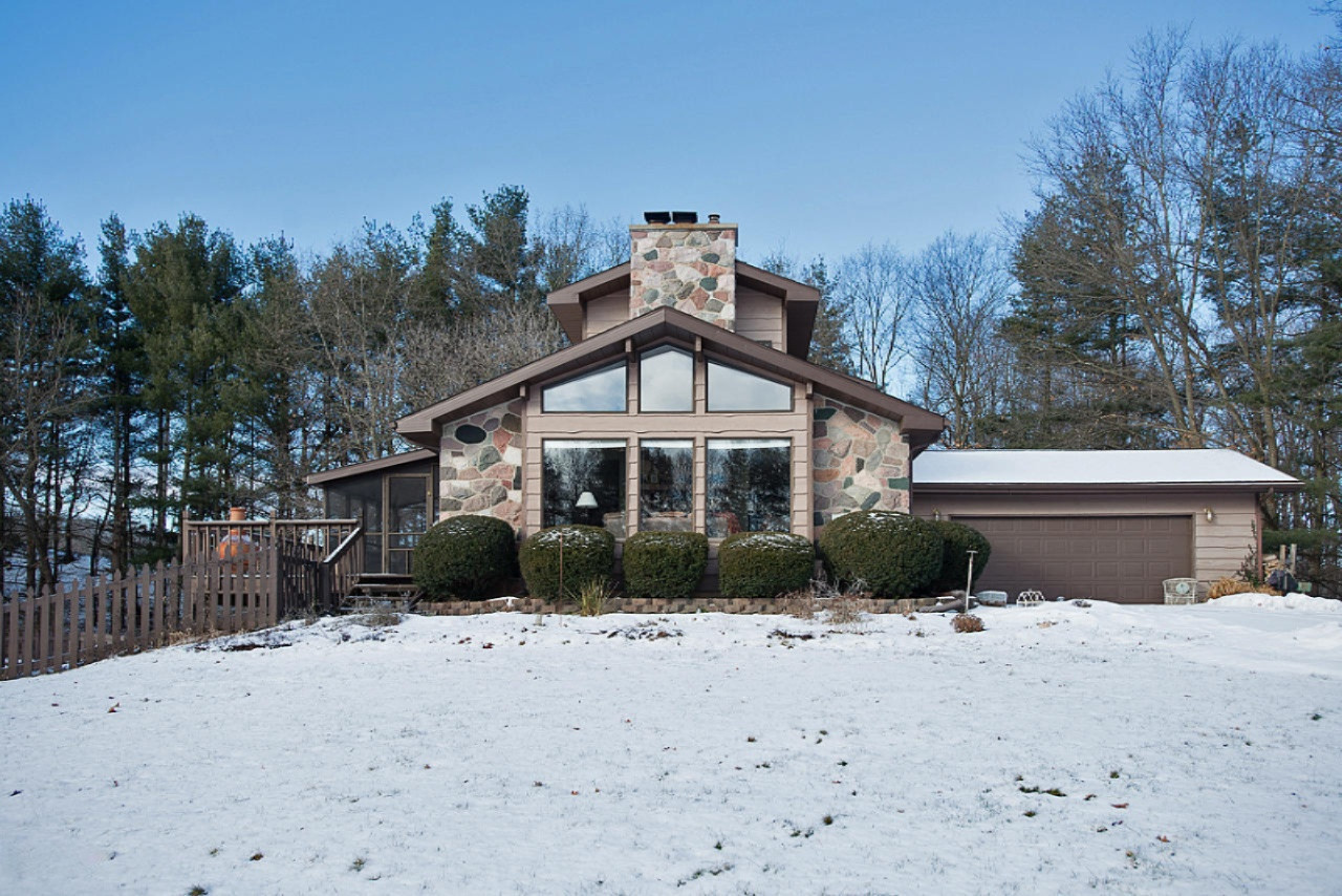 10050 Huff Road Bellevue, MI 49021 - Photo 2 of 47 Huff Rd (5 of 50)