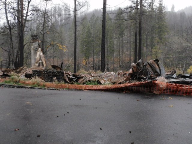 47195 Goodpasture Road Vida, OR 97488 - Photo 7 of 10 Gallery Image 7