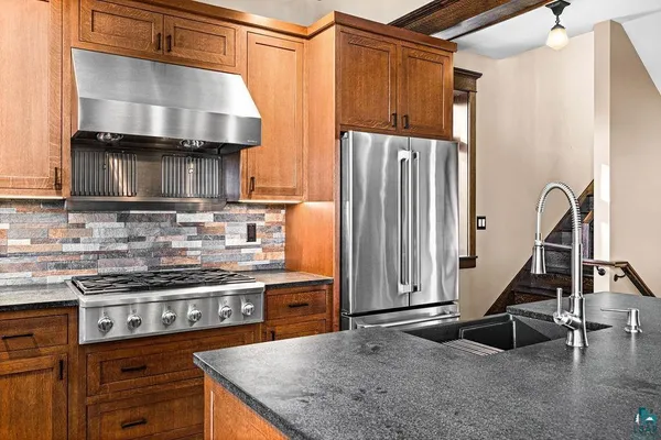 $1,395,000 | 5220 London Road, Duluth, MN 55804