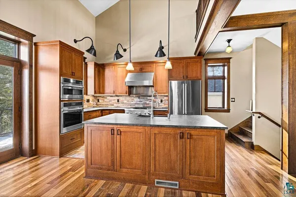 $1,395,000 | 5220 London Road, Duluth, MN 55804