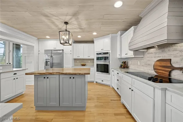 $1,399,000 | 1041 South Town And River Drive, Fort Myers, FL 33919