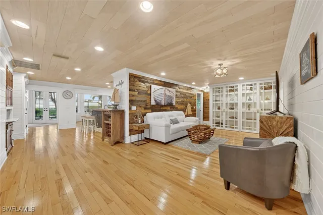 $1,399,000 | 1041 South Town And River Drive, Fort Myers, FL 33919