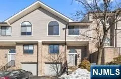 $589,000 | 23 Mt Vernon Square, Verona, NJ 07044