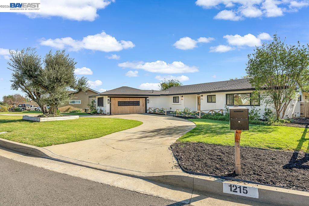 1215 Wardman Drive Brea, CA 92821 - Photo 4 of 47