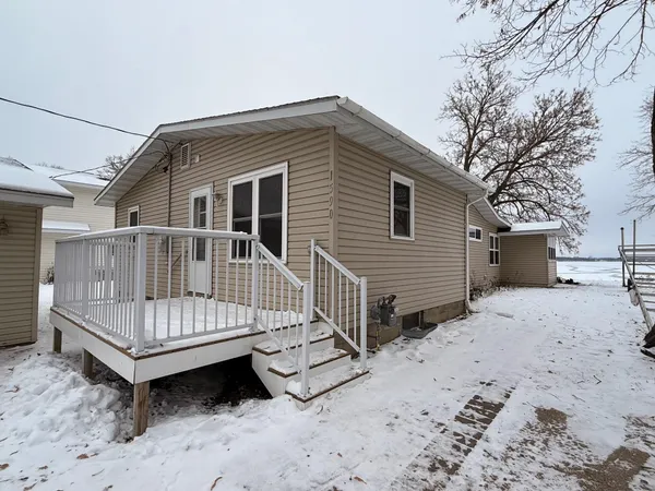 $750,000 | 1590 West Lake Drive, Detroit Lakes, MN 56501