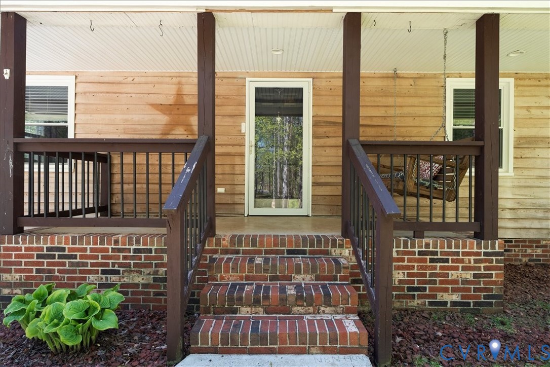 4295 Lockin Road Powhatan, VA 23139 - Photo 3 of 23