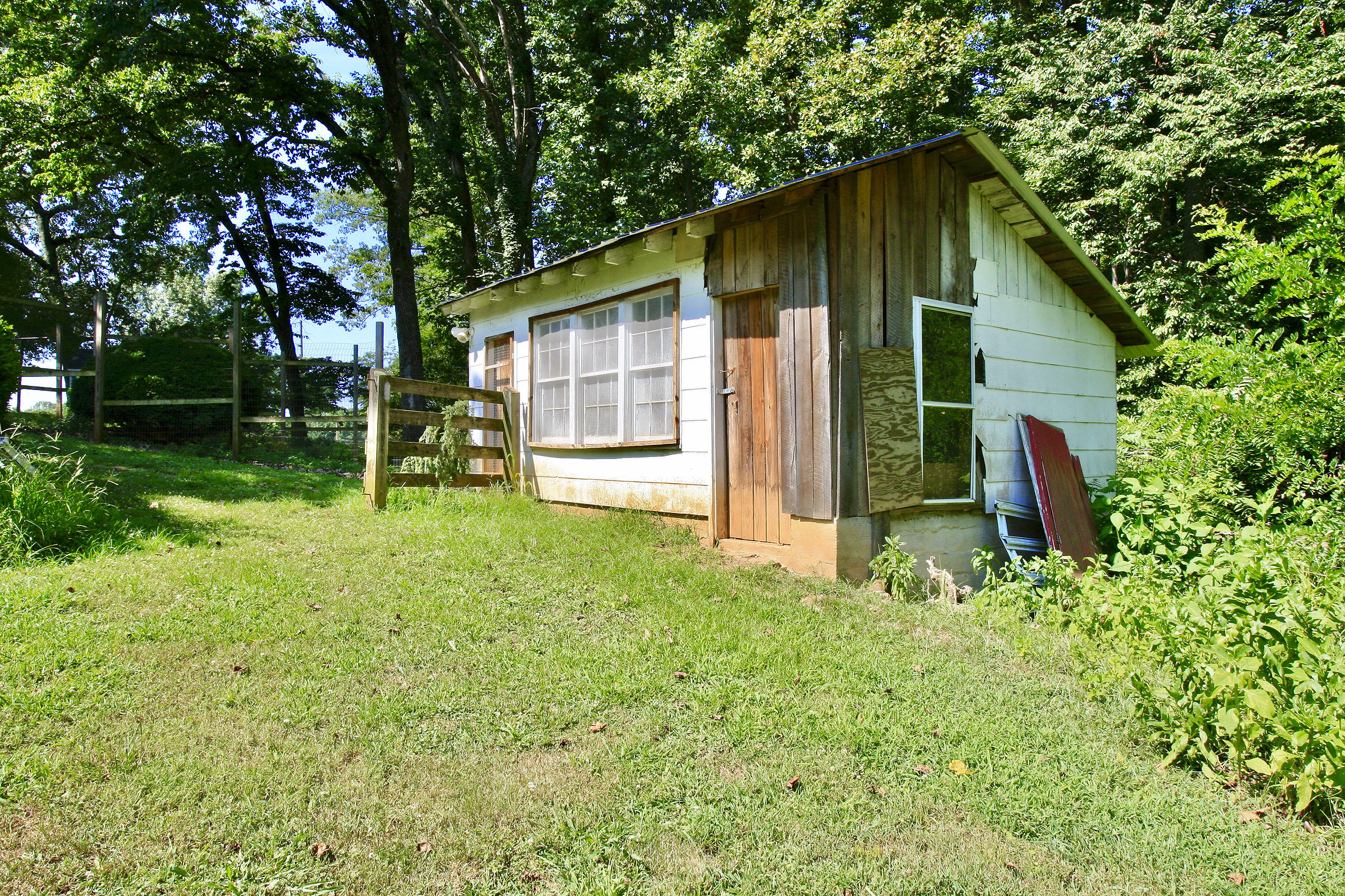 151 Ellis Road Hardy, VA 24101 - Photo 33 of 131 Chicken Coop.......