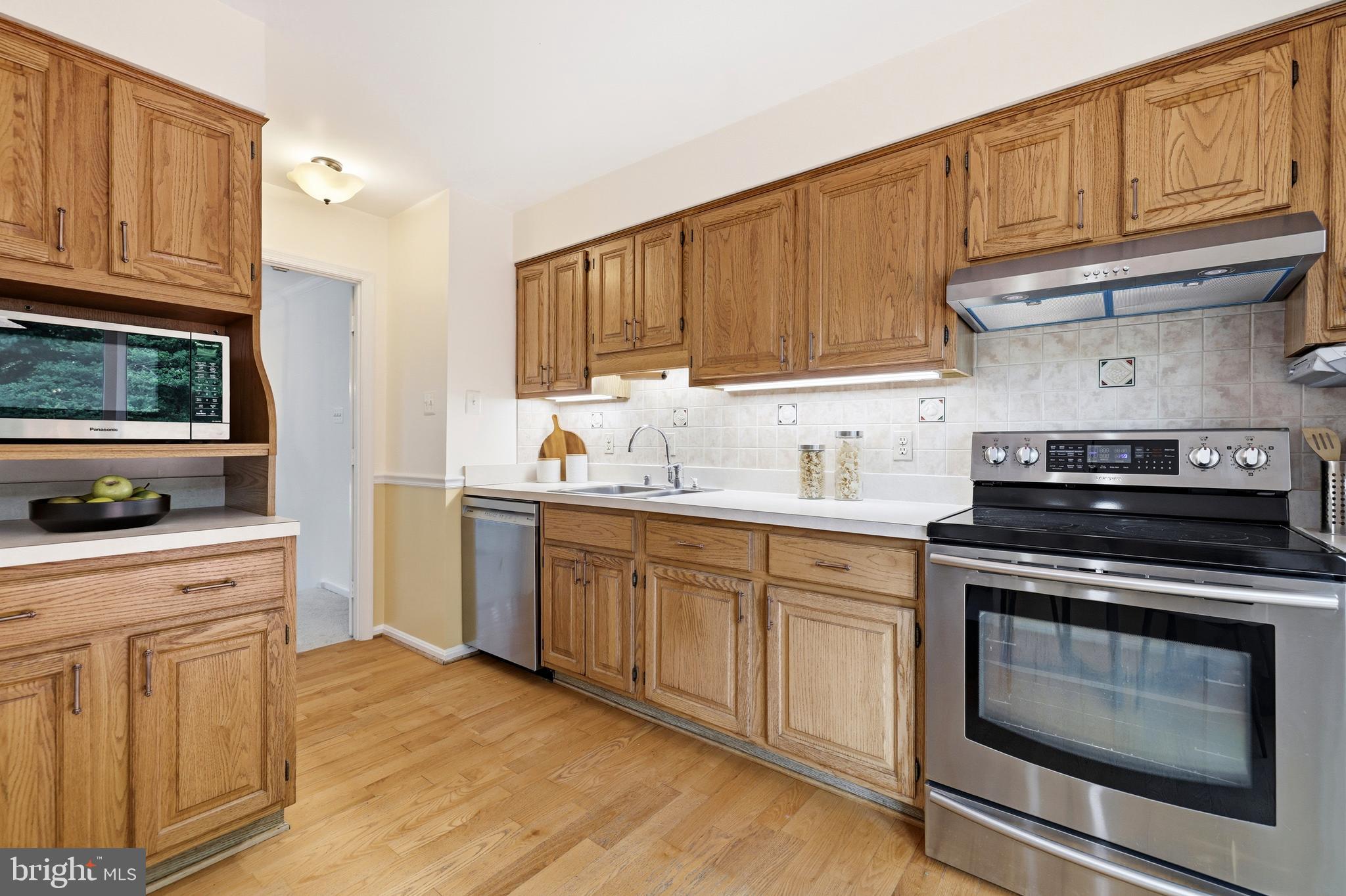 7211 Ashview Drive Springfield, VA 22153 - Photo 12 of 74 Kitchen