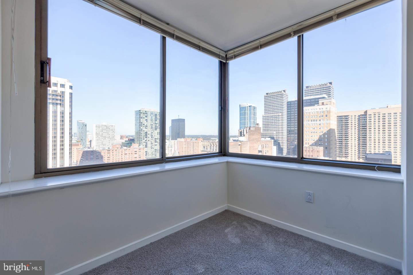 202-10 West Rittenhouse Square, Unit 1705 Philadelphia, PA 19103 - Photo 8 of 28 a view of lot of windows