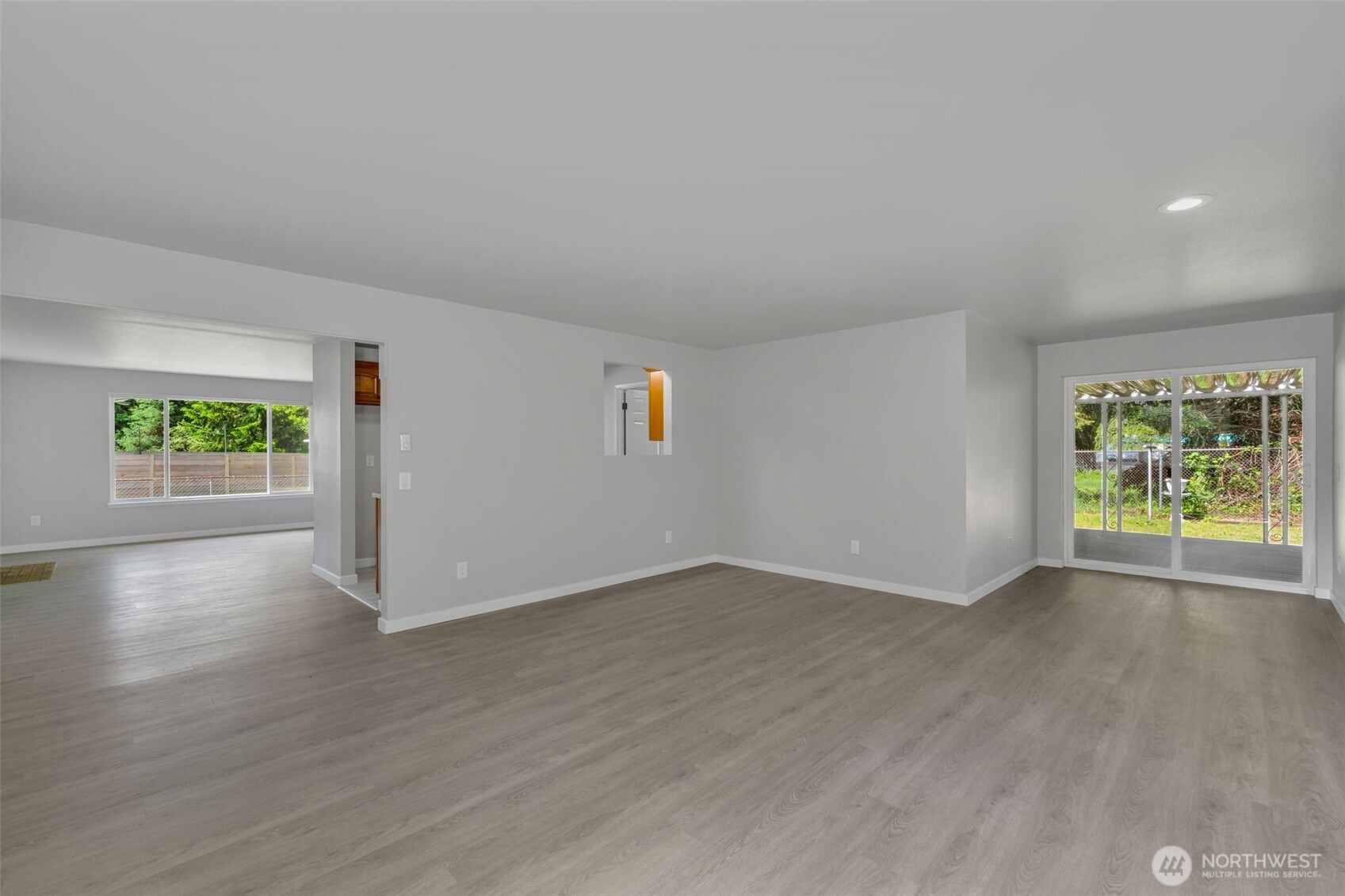 12833 9th Avenue Southwest Burien, WA 98146 - Photo 9 of 39