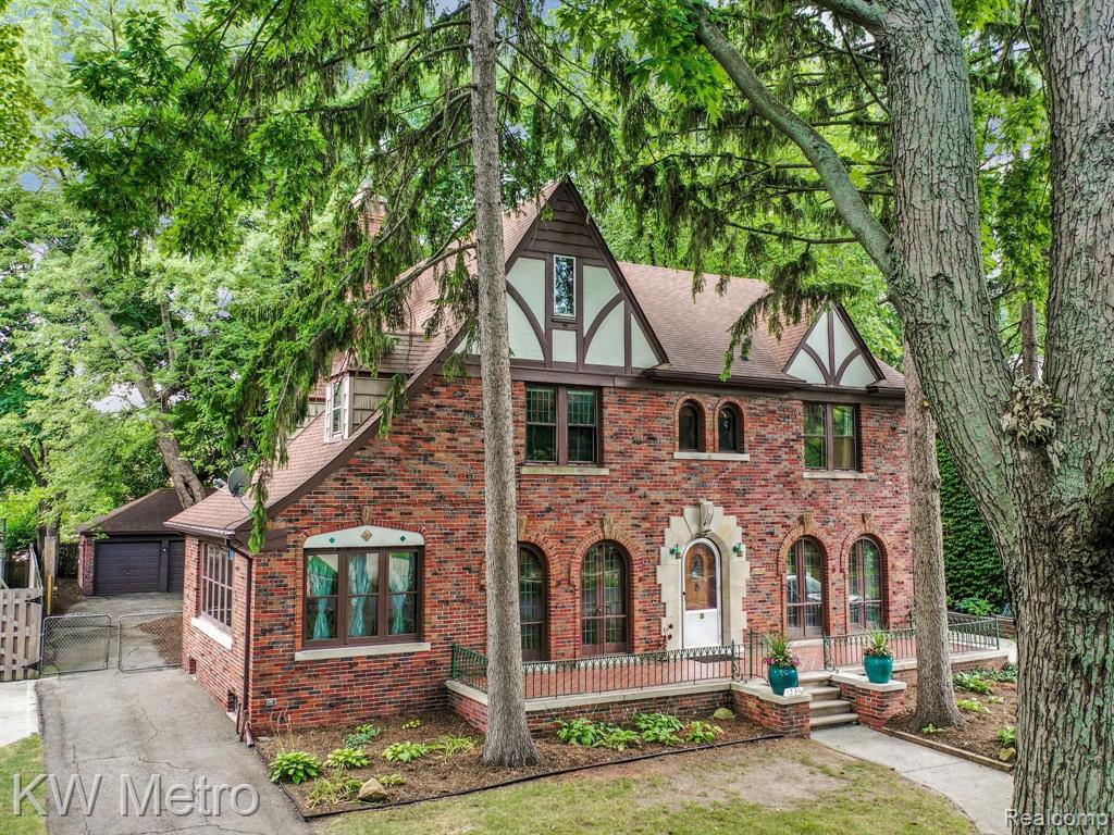 1235 Yorkshire Road Grosse Pointe Park, MI 48230 - Photo 1 of 51