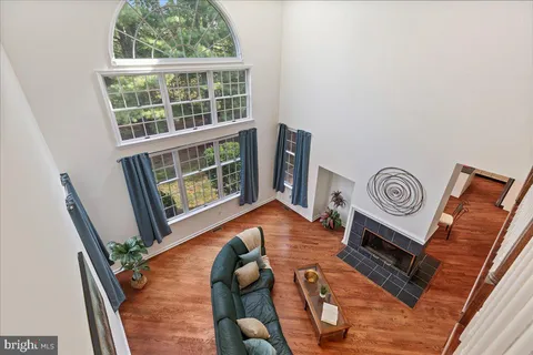 a view of an entryway with furniture