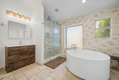 $715,000 | 7826 West Kerry Lane, Glendale, AZ 85308