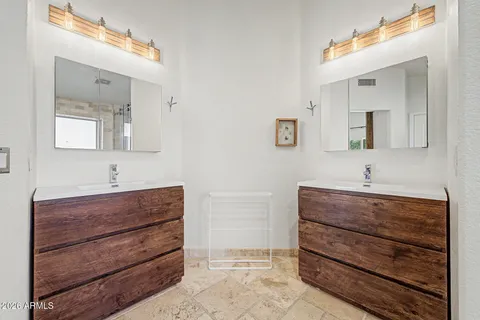 $715,000 | 7826 West Kerry Lane, Glendale, AZ 85308