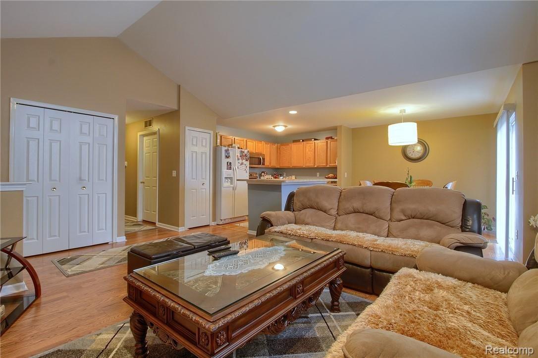 45505 Heather Ridge Drive, Unit 97 Macomb, MI 48044 - Photo 7 of 28 7-Great Room 3rd View.jpg