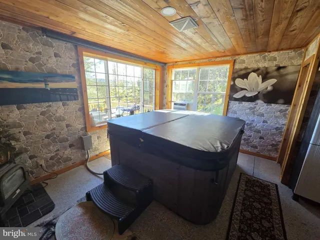 $599,000 | 198 North Hunter Run Road, Howard, PA 16841